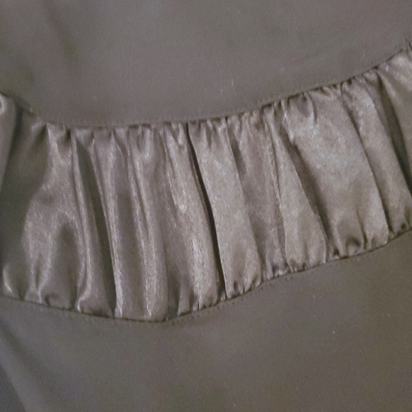 3/$15 IZ Beyer Cap Sleeve Satin Panel Shirt ▪︎ XL - Picture 2 of 5